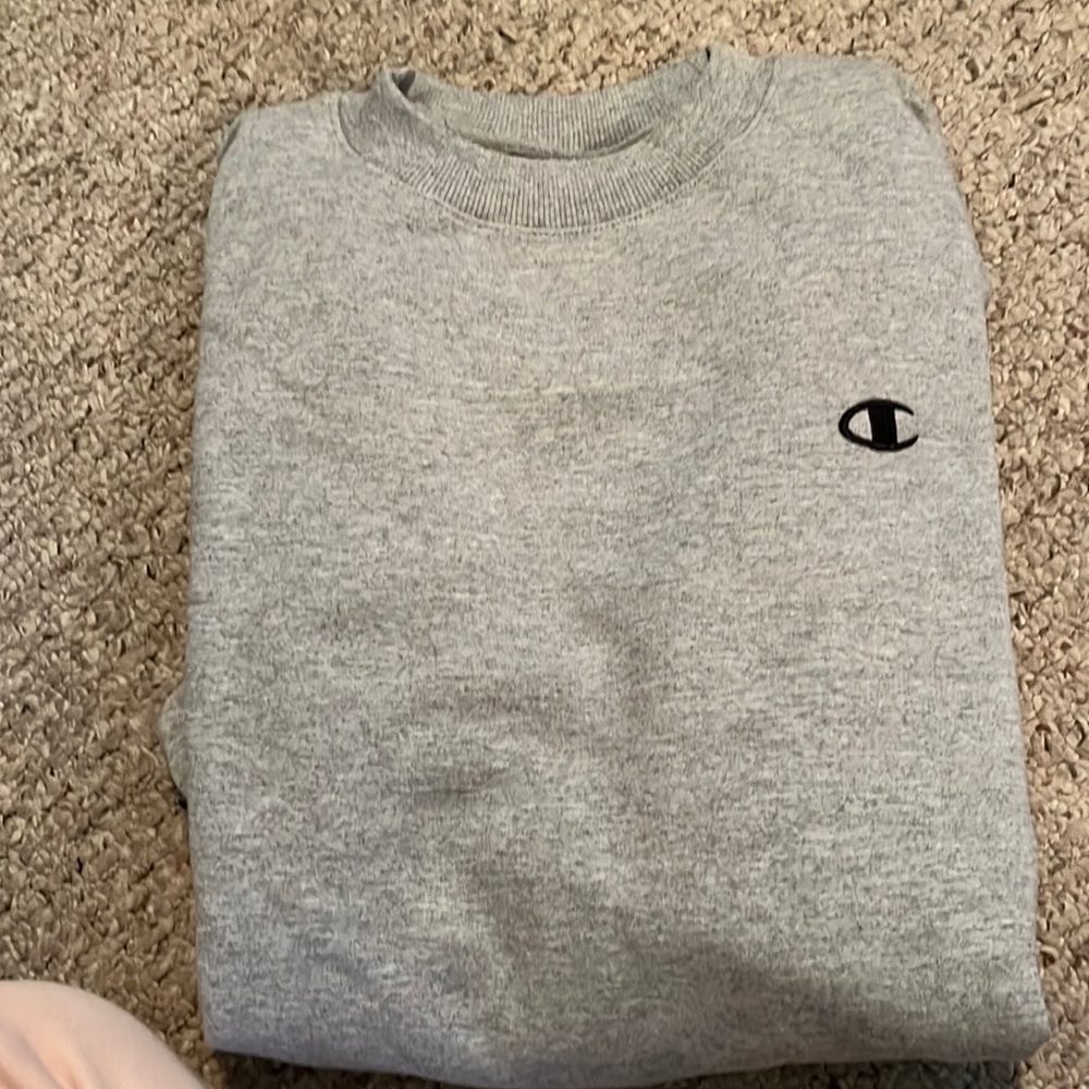 Champion Crewneck.